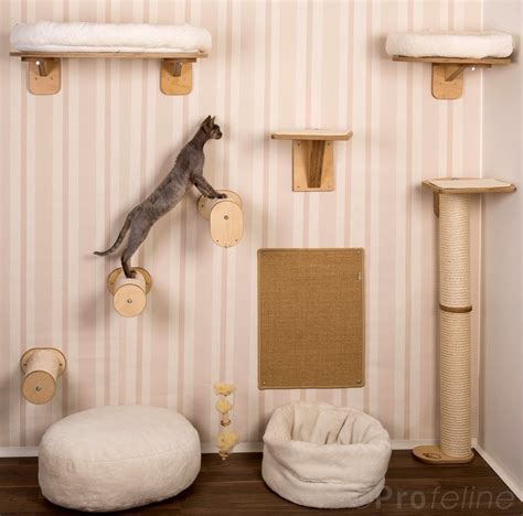 Leave 9 to 12 inches between shelves no doubt, your cat will make use of the shelves for naps too, so incorporating cosy areas with soft bedding and blankets is an idea we love too. Profeline Kletterwand mit Kletterstufe und waschbaren ...