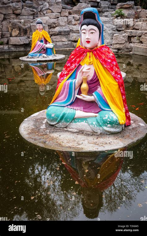 Chinese God Hi Res Stock Photography And Images Alamy
