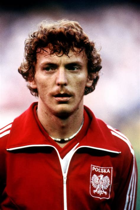 Przed mistrzostwami świata w hiszpanii (1982) zbigniew boniek podpisał kontrakt z juventusem. Enciclopedia de Futbolistas: Zbigniew Boniek