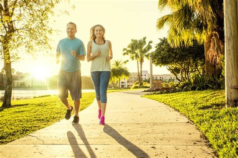 How 15 Minutes Of Brisk Walking First Thing In The Morning Can Energize