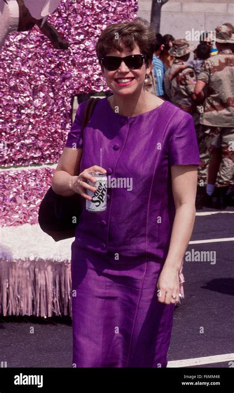 washington dc usa 6th april 1991 a very pregnant katie couric is one of the grand marshall s