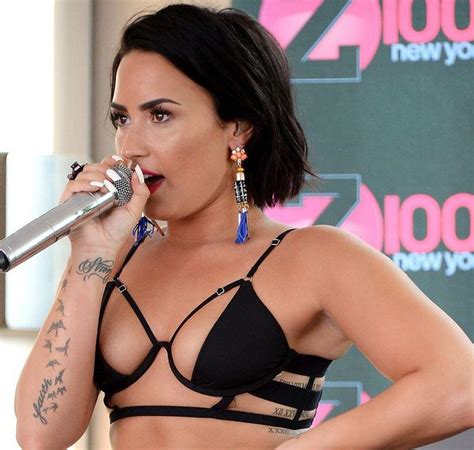 Demi Lovato Let It Go Singer Demi Lovato Proudly Strips