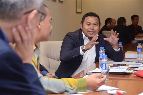 Membuat bahan pangan menjadi halus dengan bantuan alat parutan maupun dengan cara diulek disebut…. Cawangan Kontrak & Ukur Bahan (@JKRCKUB) | Twitter