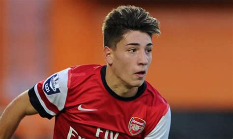 ˈeɣtoɾ βeʎeˈɾin moˈɾuno, born 19 march 1995) is a spanish professional footballer who plays as a right back or wing back for premier league club. Bellerin returns but short-term future remains unclear ...