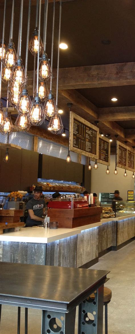 .and coffee, new york city: Astoria Arrivals - New York City Bagel Coffee House