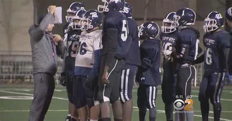 Bronx Football Team Without A Home Vying For City Championship Cbs