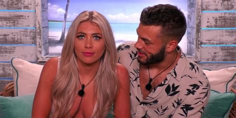 Love Islands Finley Tapp And Paige Turley Are Officially A Couple