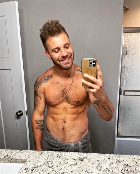 ‘the challenge star paulie calafiore comes out as bisexual