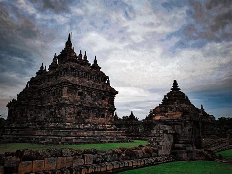 Explore Indonesias Volcanoes And Temples Yogyakarta Surakarta East