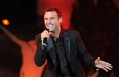 Marti Pellow sings Love Is All Around on This Morning as fans swoon ...