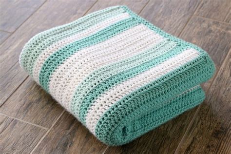 20 Easy Crochet Afghans Perfect For Beginners Dabbles Babbles