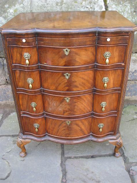 Mahogany Serpentine Chest Of Drawers As136a239 Antiques Atlas