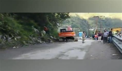 Himachal Pradesh National Highway 5 Blocked Due To Landslide Near