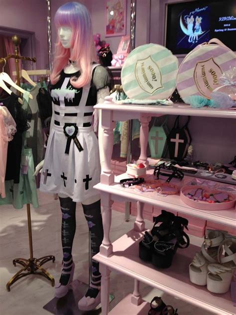 Fashion Blogger Profile On Fashionone Tv Tokyos Cutest Stores