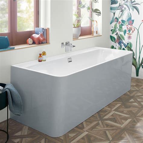 Ob bei einem neubau oder bei der sanierung eines badezimmers, es kommt dann auch zum einbau einer badewanne mit wannenträger. Villeroy & Boch Collaro Vorwand-Badewanne mit Verkleidung ...