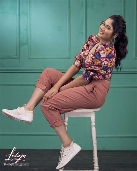 We're down to the last week of season 3 of bigg boss tamil, the reality show hosted by vijay tv and with only four finalists remaining, tensions are running high over who will walk. 6+ Best Bigg Boss Losliya First Ever Photoshoot Pictures ...