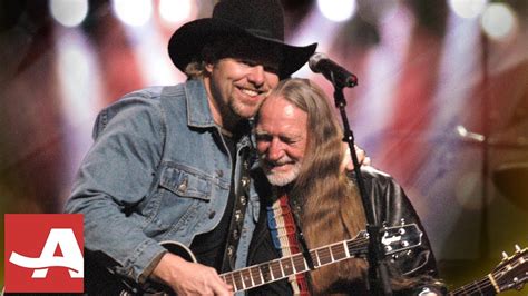 toby keith thinks willie nelson lives like a gypsy youtube