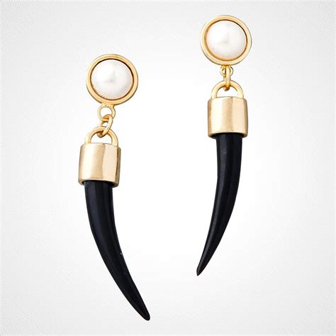 Stay Sharp! See Fifteen Pieces of Jewelry That Make a Point | Jewelry, Jewelry pieces, Pieces