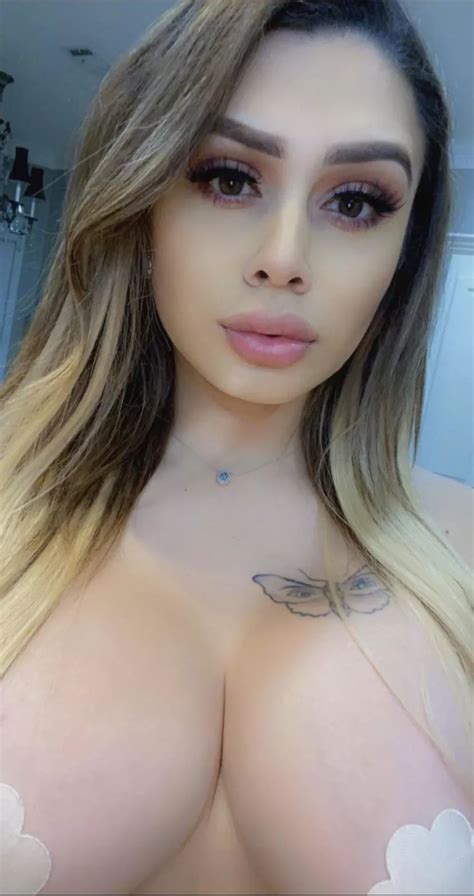 My Lips Can Do Some Magical Things Nudes In Bimbofetish Onlynudes Org