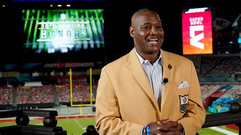 Derrick Brooks Still Serves The Tampa Bay Area Now Off The Field