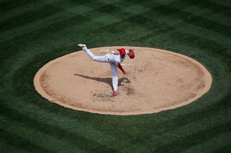 Angels Rookie Shohei Ohtani Nearly Perfect In Big A Mound Debut