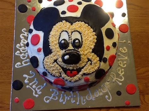 Boy pointing at a birthday cake. Mickey Mouse cake for a 2 year old boy. | Boy birthday parties, Birthday desserts, Kids birthday