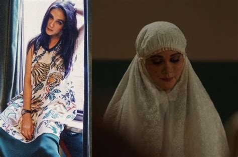 They live with three assistants: Totalitas! Luna Maya Rela Menyantap Bunga Melati Saat ...