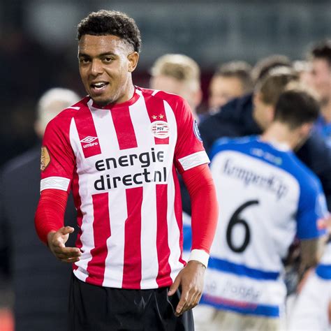 Donyell malen (born 19 january 1999) is a dutch professional footballer who plays as a. Alleen Donyell Malen speelde in elk PSV-duel, beste start ...