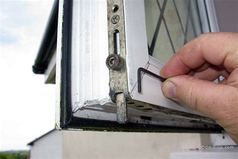 How To Open A Jammed Stuck Or Seized Upvc Window Do It 2024