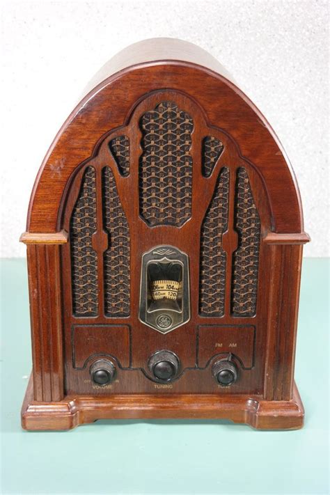 General Electric Repro Cathedral Radio Radioacres