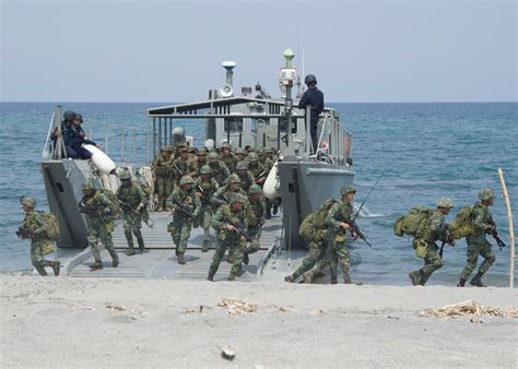 Balikatan 18 Afp Us Military Forces Conduct Combined Amphibious Exercise Commander Us
