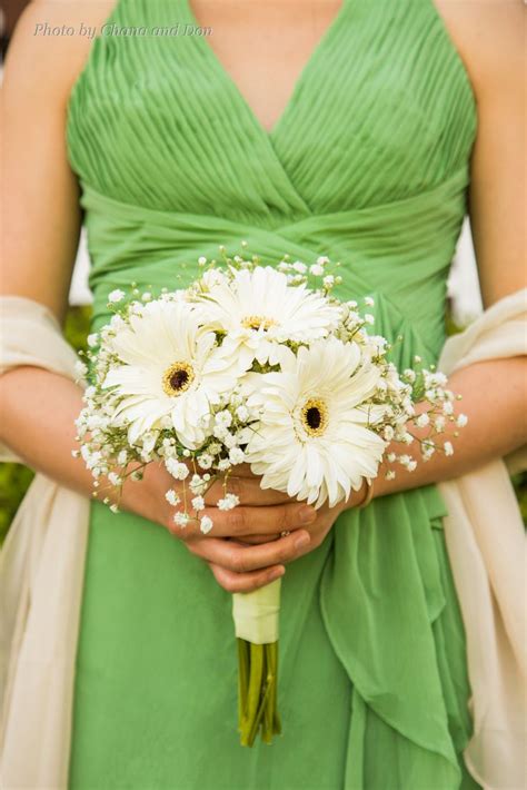 Bridesmaids Bouquet Of White Gerber Daisies And Babys