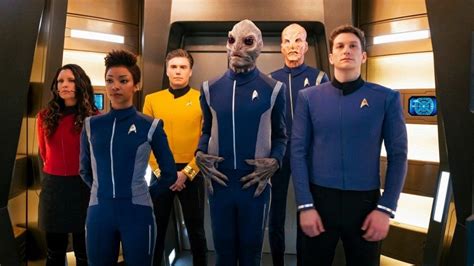 How Star Trek Discoverys Costume Designer Evolved The Show In Season