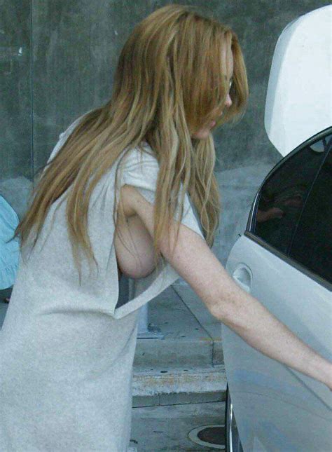 Lindsay Lohan Side Boob Front Of Her Car Porn Pictures Xxx Photos