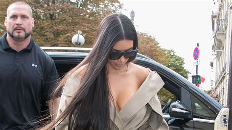 Kim Kardashian Robbed At Gunpoint In Paris Everything We Know So Far Vogue