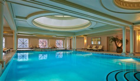 Take A Dip In Americas Sexiest Hotel Pools Room5 Chicago Hotels Hotel Pool Chicago Luxury