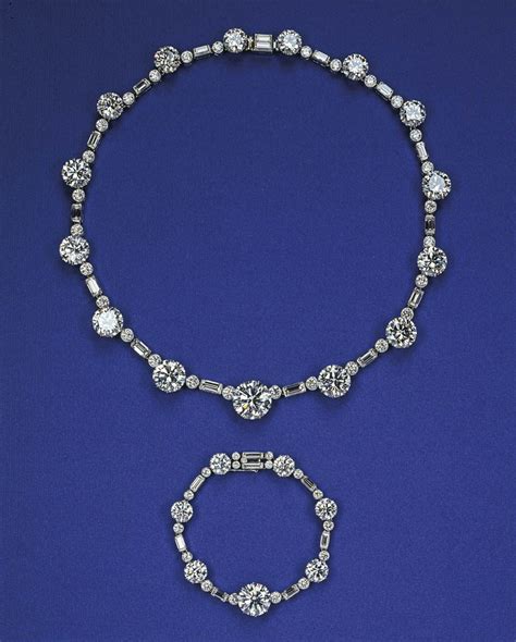 Queen elizabeth diamond jubilee photos. Michael's Time To Travel: Diamonds Are A Girls Best Friend