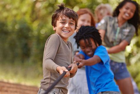 Value of Cooperative Play: Working Together to Have Fun and Achieve Results - SimplyFun Blogs