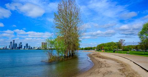 It is bordered by the provinces of manitoba to the west, quebec to the east, and the american states of michigan. Lake Ontario reaches highest water level in history