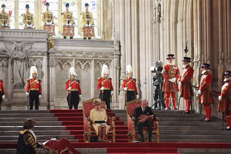 Queen Elizabeth Iis Diamond Jubilee Speech Photo 1 Pictures Cbs News