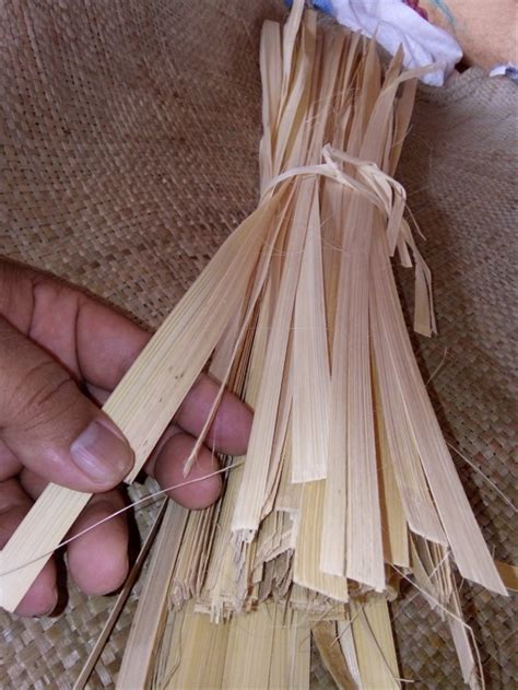 Jual IRATAN BAMBU UNTUK BIKIN ANYAMAN Bahan Anyaman Dari Bambu Iratan Bambu Bahan Ketajinan Dari
