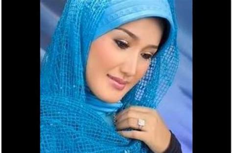 We did not find results for: Lirik Lagu 'Kandas' yang Dipopulerkan Oleh Evie Tamala ...