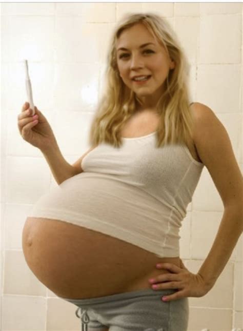 Pregnant Belly Huge Pretty Pregnant Pregnant Mom Pregnant Bellies Pregnancy Bump Beautiful
