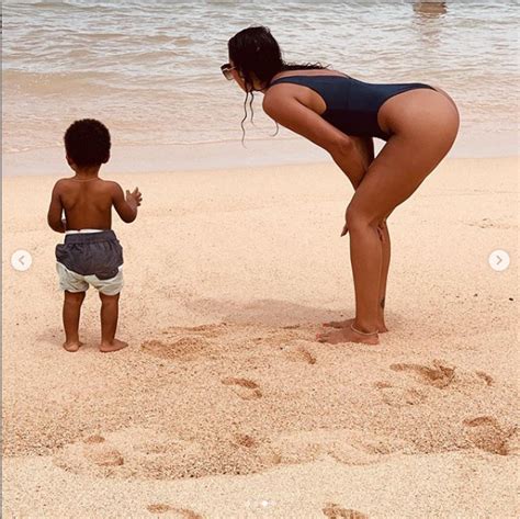 Kevin Hart S Wife Eniko Flaunts Her Hot Body As She Goes To The Beach