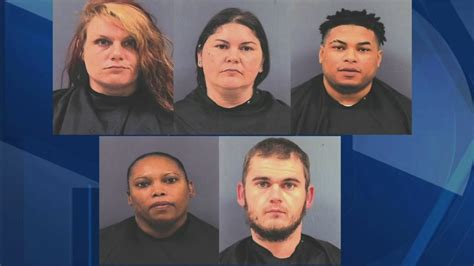 Detention officer accused of bringing contraband to jail - YouTube