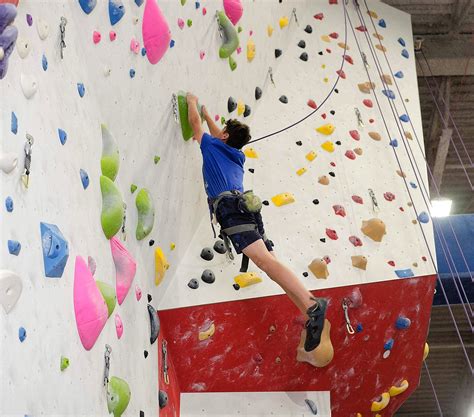 Travel Like A Local Immerse In Rock Climbing Indoor Climbing Gym