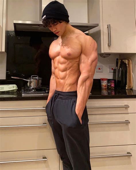 Peter Christian On Instagram “meals I Eat To Build Muscle 🔑 ️ Heres A