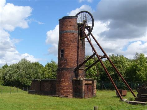 Brittain Pit Shaft © Tony Bacon Geograph Britain And Ireland