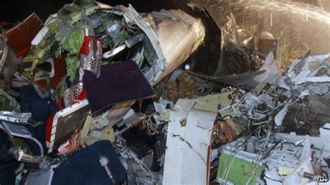 Taiwan Transasia Airways Plane Crash Kills At Least 40 Bbc News