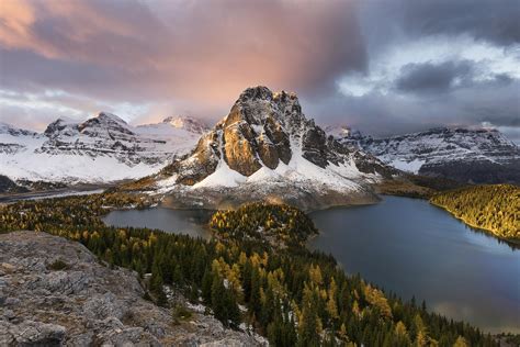Interesting Photo Of The Day Perfect Lighting At Mount Assiniboine